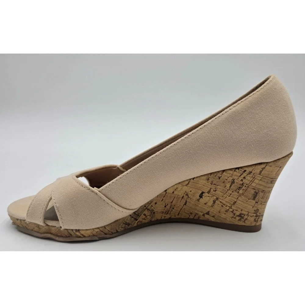 LifeStride Rogue Women's 8.5M Beige Canvas Peep Toe Cork Wedge Sandals